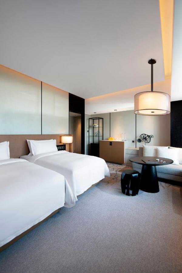 New World Shenyang Hotel Екстер'єр фото
